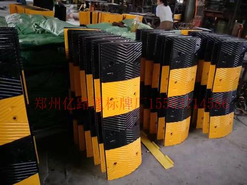 上海上海橡胶减速带厂家直销
